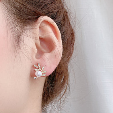 Leaves slightly inlaid with pearl earrings m3331100